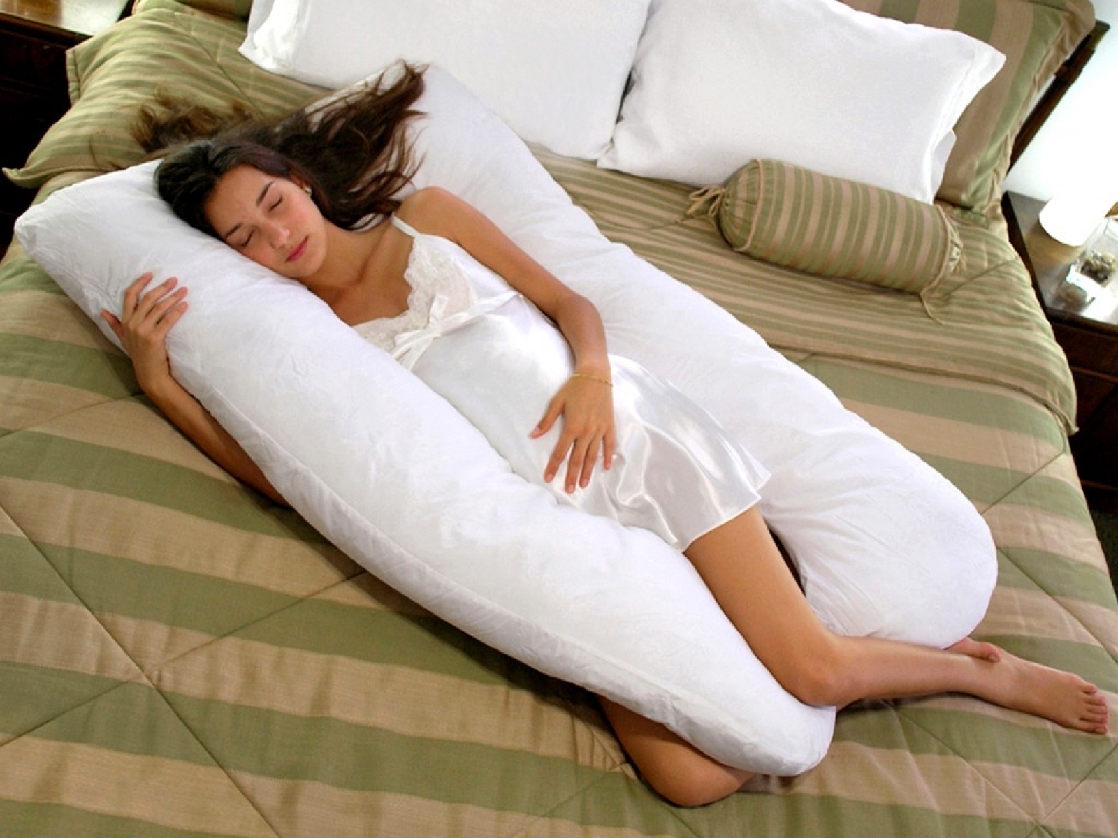 На скольки подушках можно спать